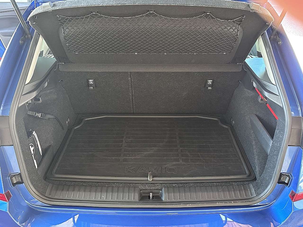 Skoda Kamiq  1,0 TSI SC *AHK schwenkbar, Sitzheizung*