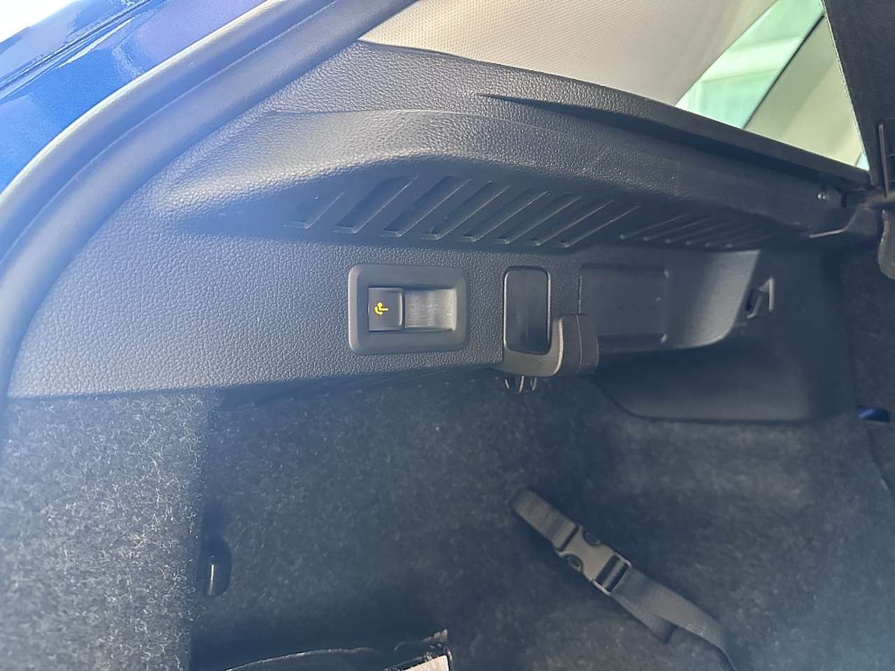 Skoda Kamiq  1,0 TSI SC *AHK schwenkbar, Sitzheizung*