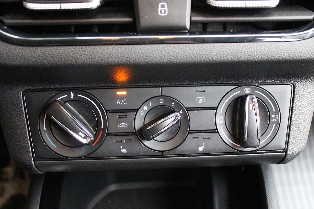 Skoda Scala  1,0 TSI Ambition DSG *Garantie, Sitzheizung, Pa…