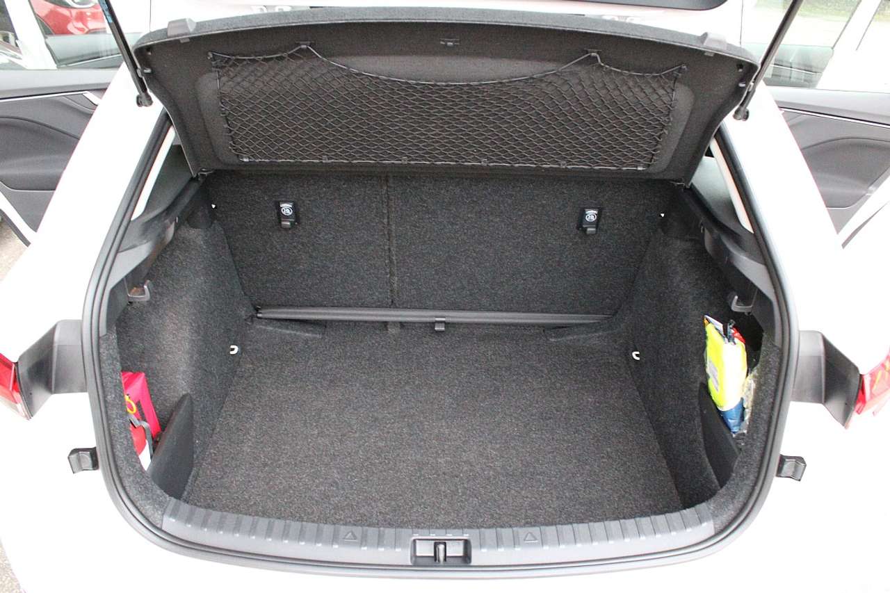 Skoda Scala  1,0 TSI Ambition DSG *Garantie, Sitzheizung, Pa…