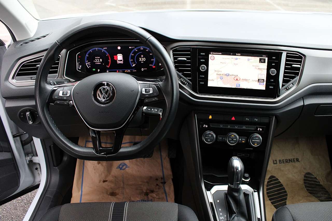 Volkswagen T-Roc  1,5 TSI ACT Design DSG *AHK, NAVI, Rü.Kam*
