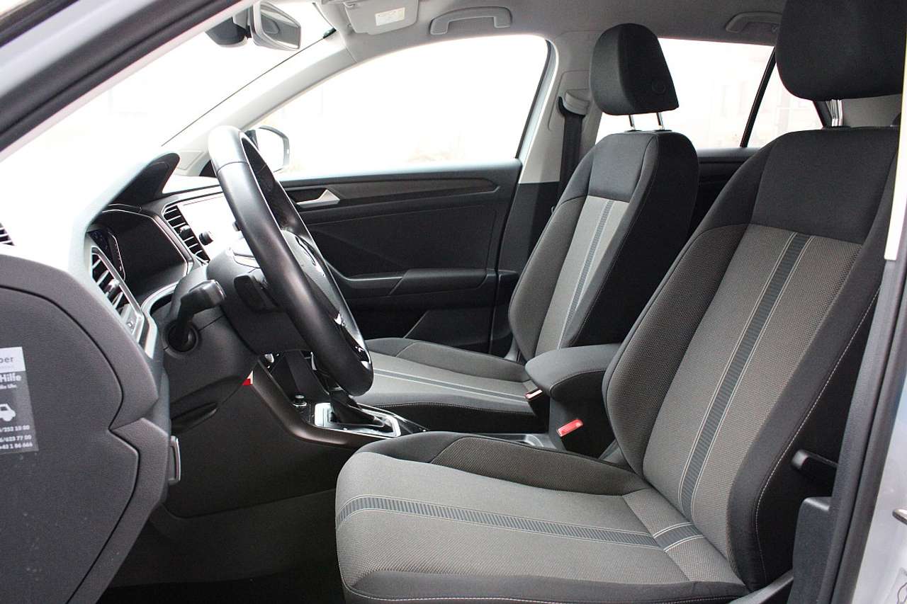 Volkswagen T-Roc  1,5 TSI ACT Design DSG *AHK, NAVI, Rü.Kam*