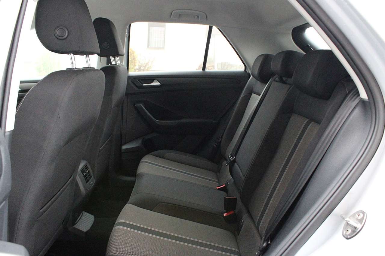 Volkswagen T-Roc  1,5 TSI ACT Design DSG *AHK, NAVI, Rü.Kam*