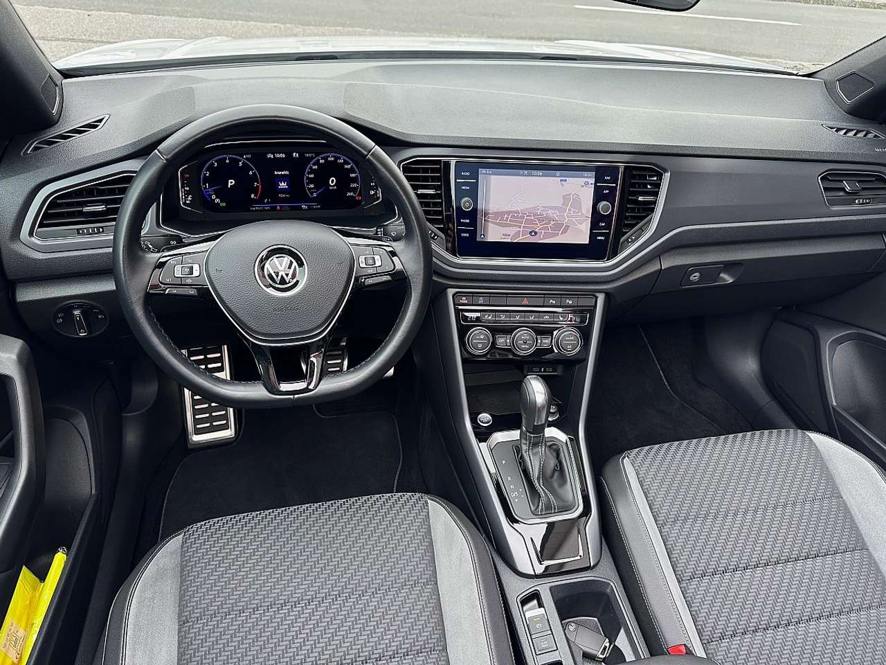 Volkswagen T-Roc  Cabrio 1,5 TSI ACT R-Line DSG *Garantie, Lenkra…