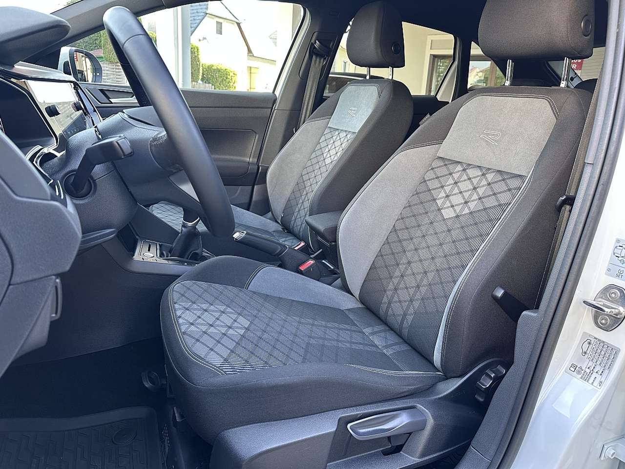 Volkswagen Taigo  1,0 TSI R-Line *LED, KESSY, dig.Cockpit*