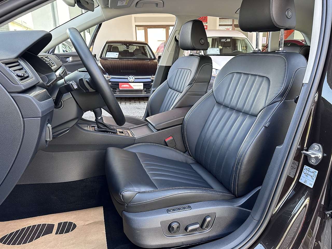 Skoda Superb  Kombi 2,0 TSI 4×4 Style DSG *AHK, Matrix LED, K…