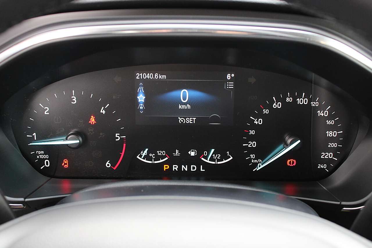 Ford Focus  Turnier 1,5 EcoBlue Titanium Aut. *neuwertig, W…