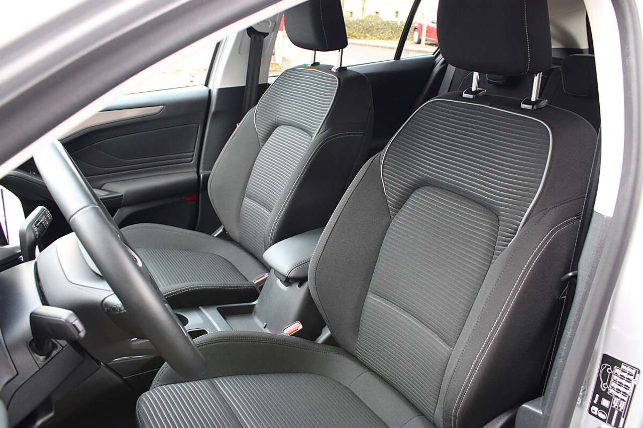 Ford Focus  Turnier 1,5 EcoBlue Titanium Aut. *neuwertig, W…