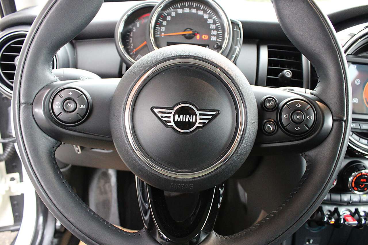 MINI One  MINI One Aut. 5-Türer *wenig Kilometer, Parksen…