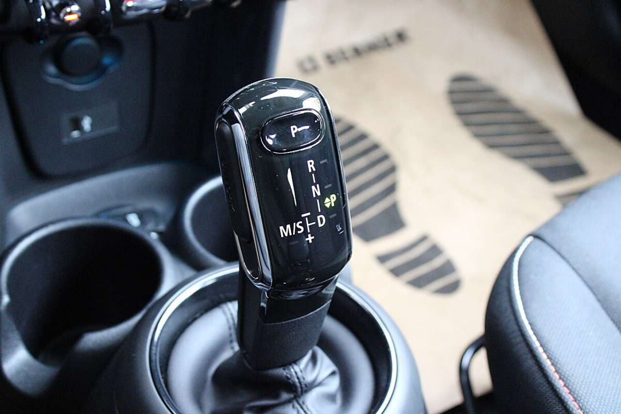 MINI One  MINI One Aut. 5-Türer *wenig Kilometer, Parksen…