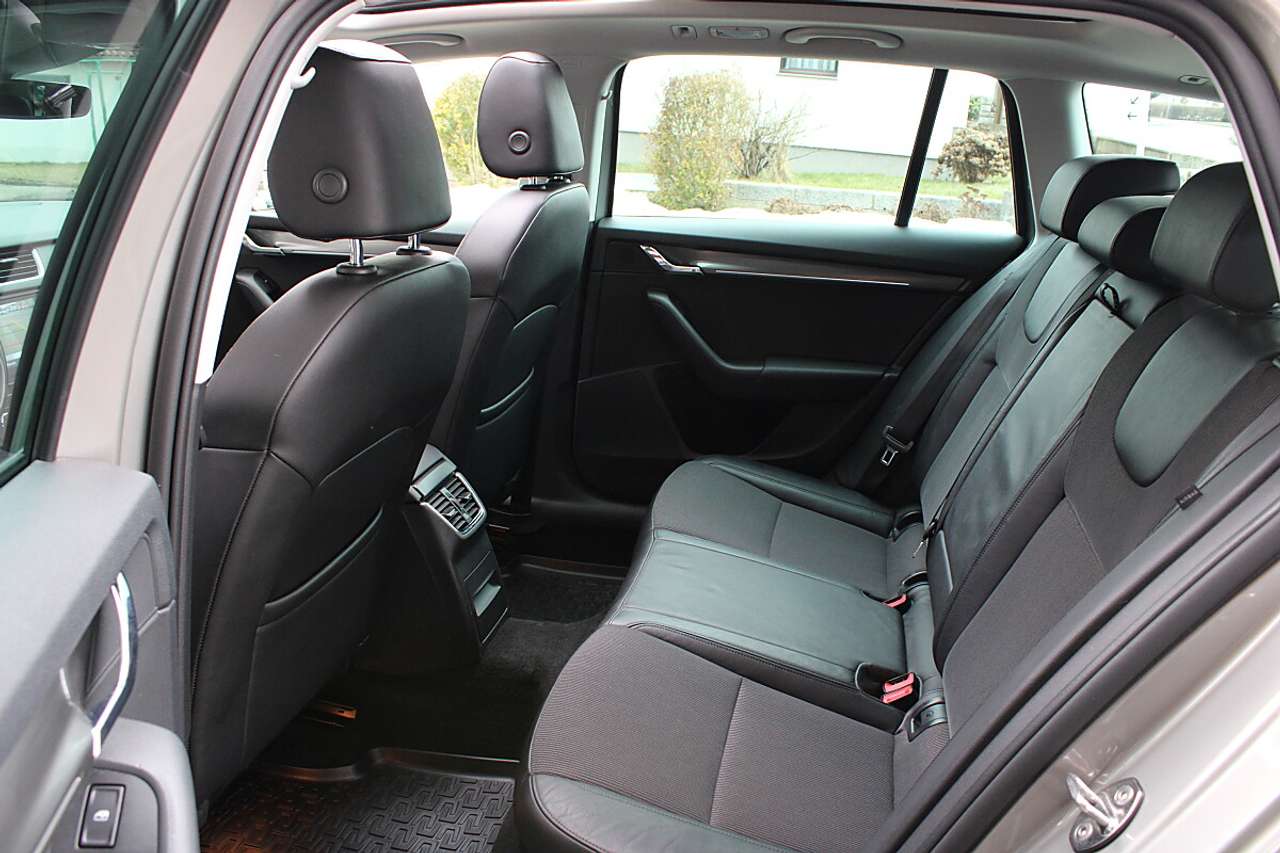 Skoda Octavia  Combi 1,0 TSI Style *Panorama, LED, NAVI, Winte…