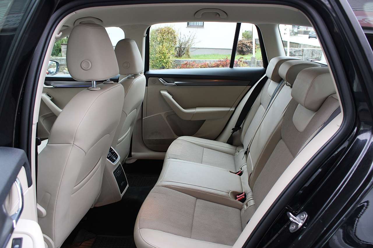 Skoda Octavia  Combi 2,0 TSI 4×4 Style DSG *1.Besitz, LED, ACC…