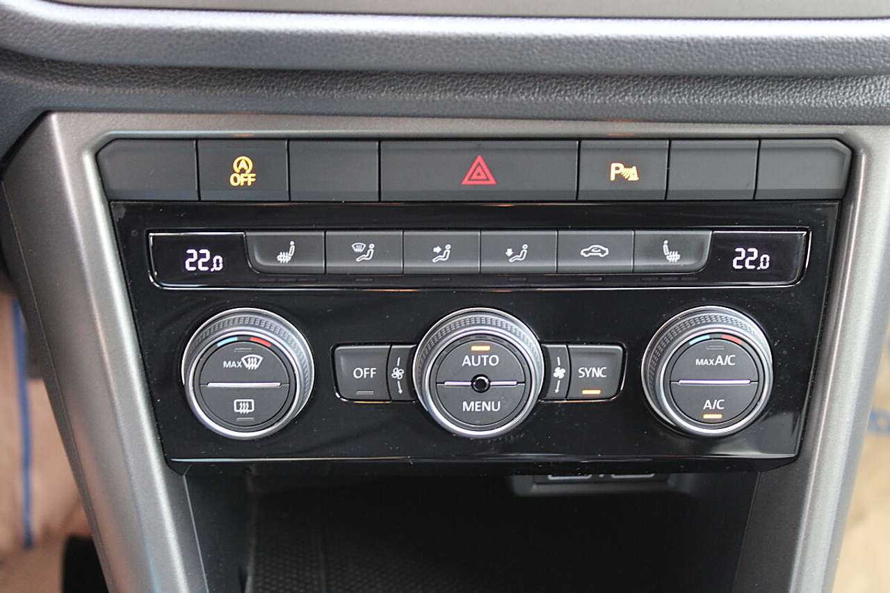 Volkswagen T-Roc  1,0 TSI Design *1. Besitz, Leder, LED*