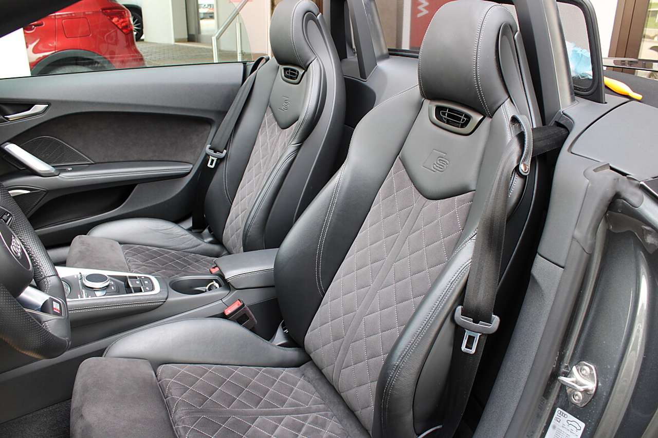 Audi TT  Roadster 1,8 TFSI S-tronic *S-LINE, KESSY, NAVI*