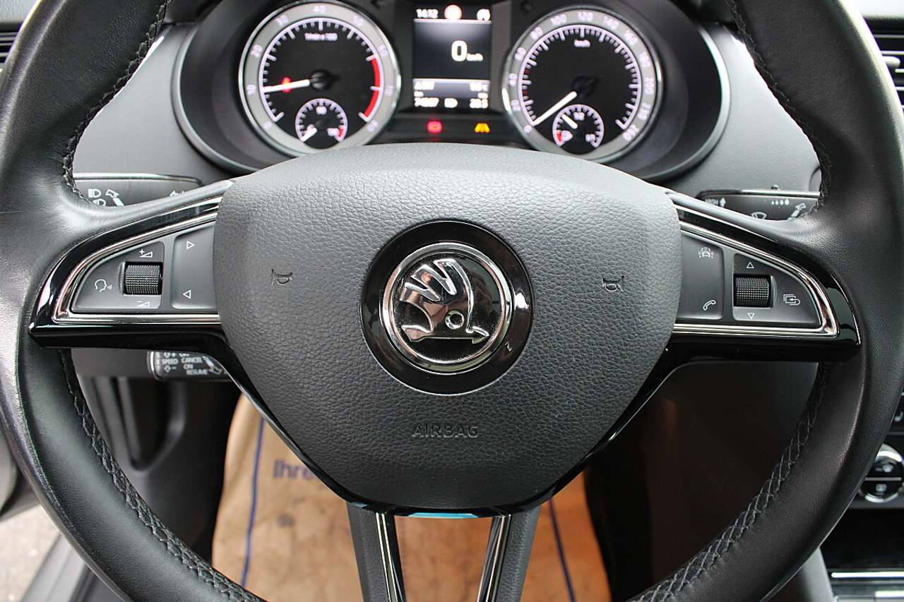 Skoda Octavia  Combi 1,0 TSI Style *Panorama, LED, NAVI, Winte…
