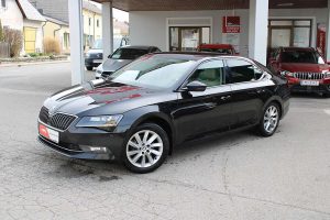 Skoda Superb  2,0 TDI Style *Blechschaden* *AHK, KESSY, Rü.Kam*