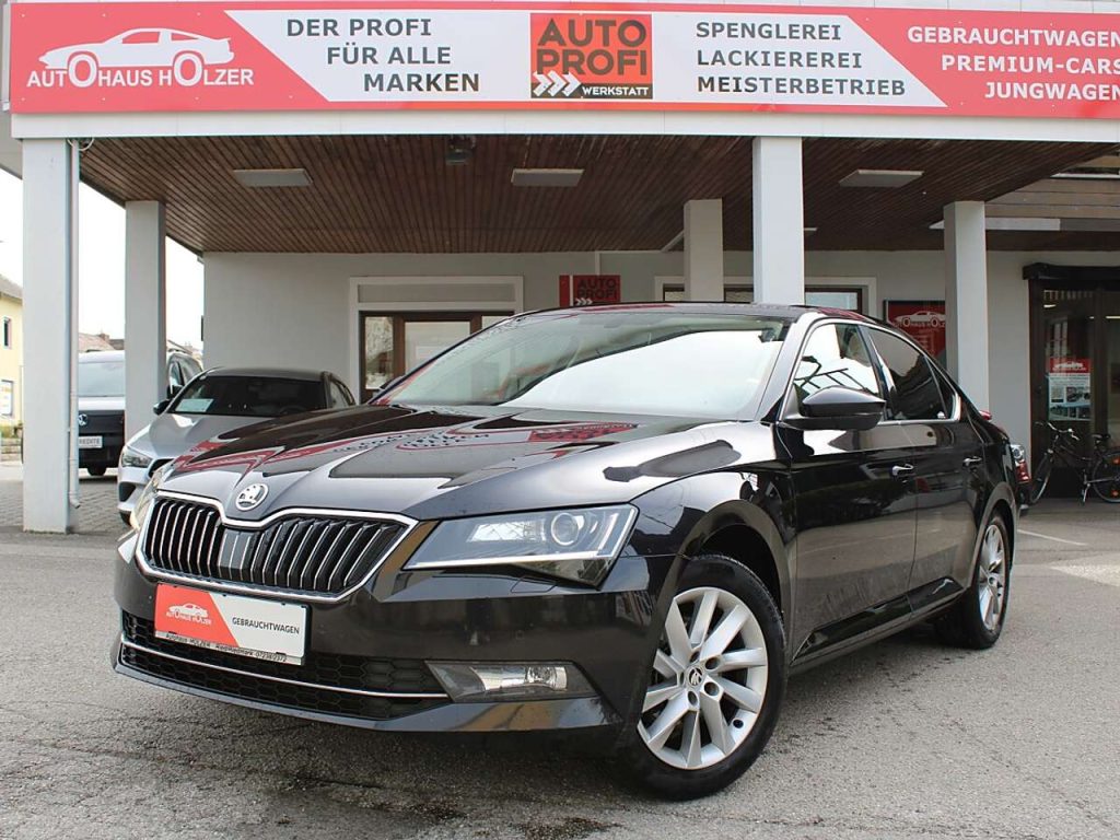 Skoda Superb  2,0 TDI Style *Blechschaden* *AHK, KESSY, Rü.Kam*