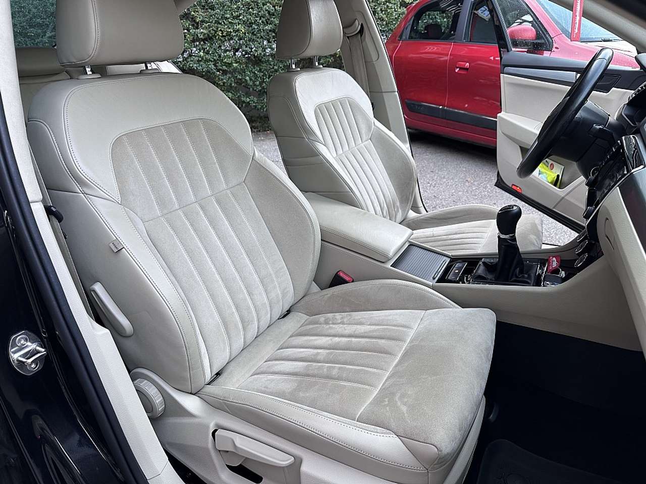 Skoda Superb  2,0 TDI Style *Blechschaden* *AHK, KESSY, Rü.Kam*